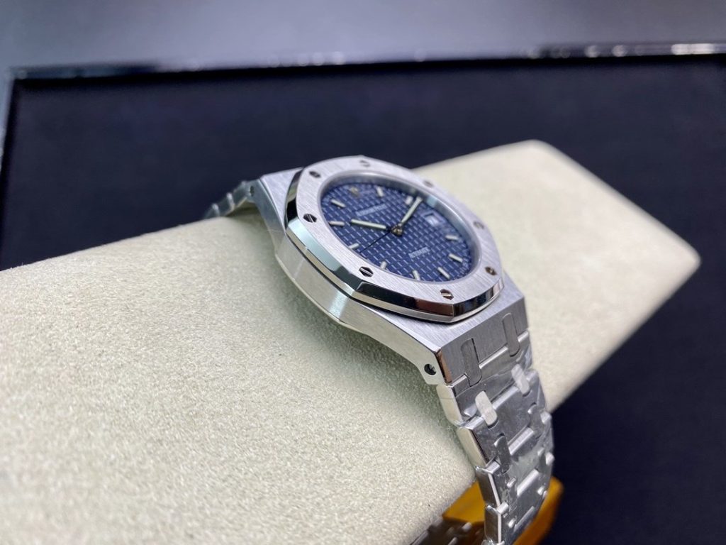 AP THE Order IS A Audemars Piguet Royal OAK