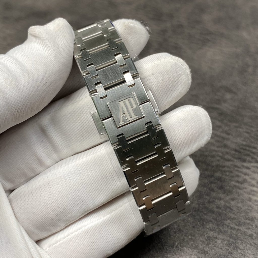 AP THE Order IS A Audemars Piguet Royal OAK