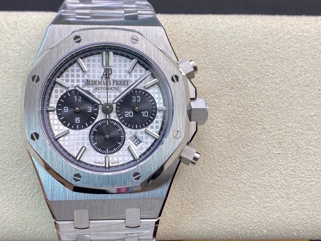 AP THE Audemars Piguet Royal OAK Mechanical Mens Watch