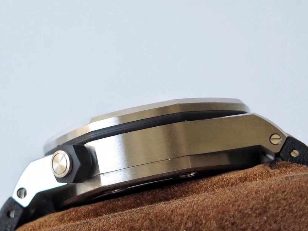 AP THE Order IS THE Most MAN Mens Watch