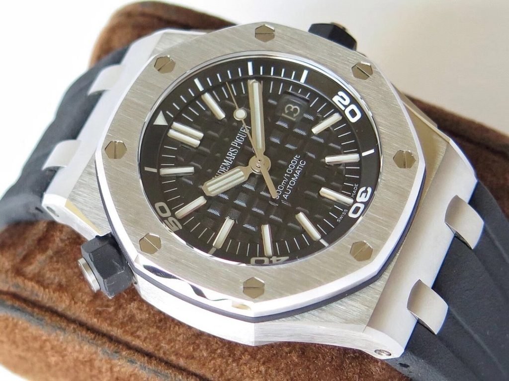 AP THE Order IS THE Most MAN Mens Watch