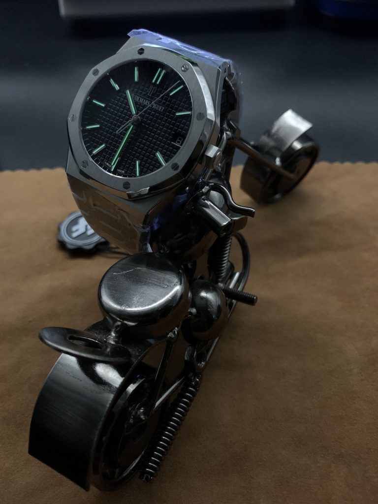 AP THE Audemars Piguet Royal OAK Mechanical Mens Watch