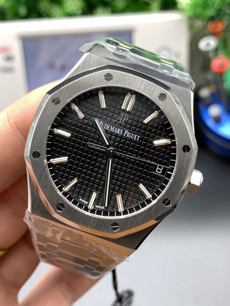AP THE Audemars Piguet Royal OAK Mechanical Mens Watch