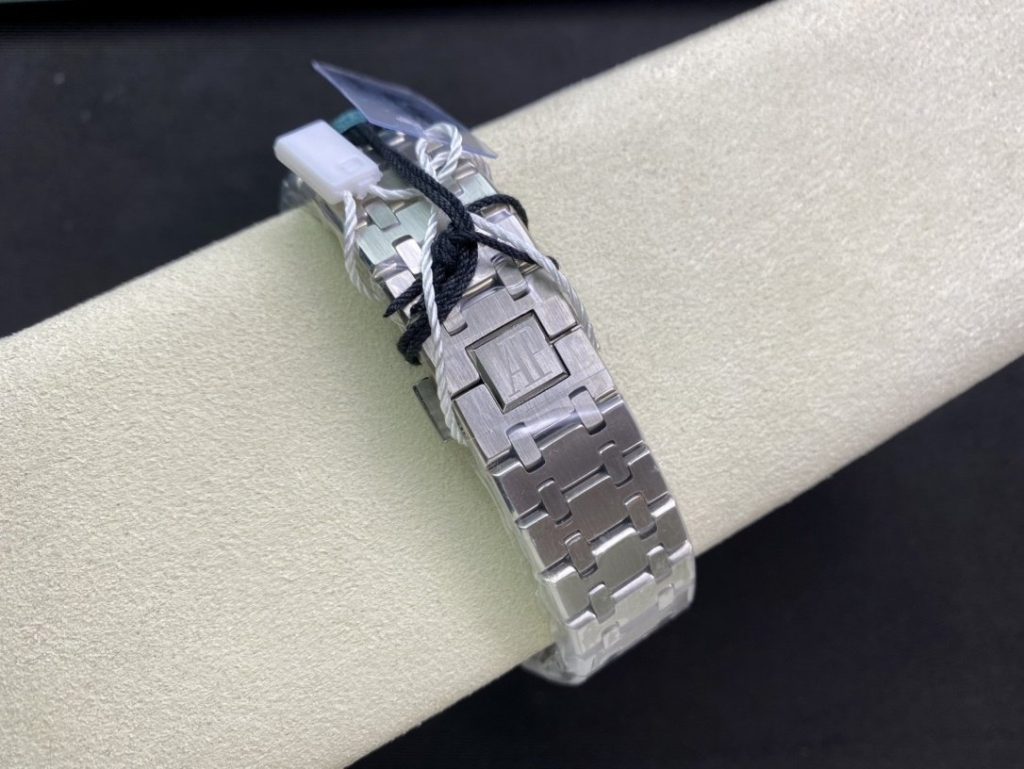 AP Single Counter Audemars Piguet Royal OAK Watch Size