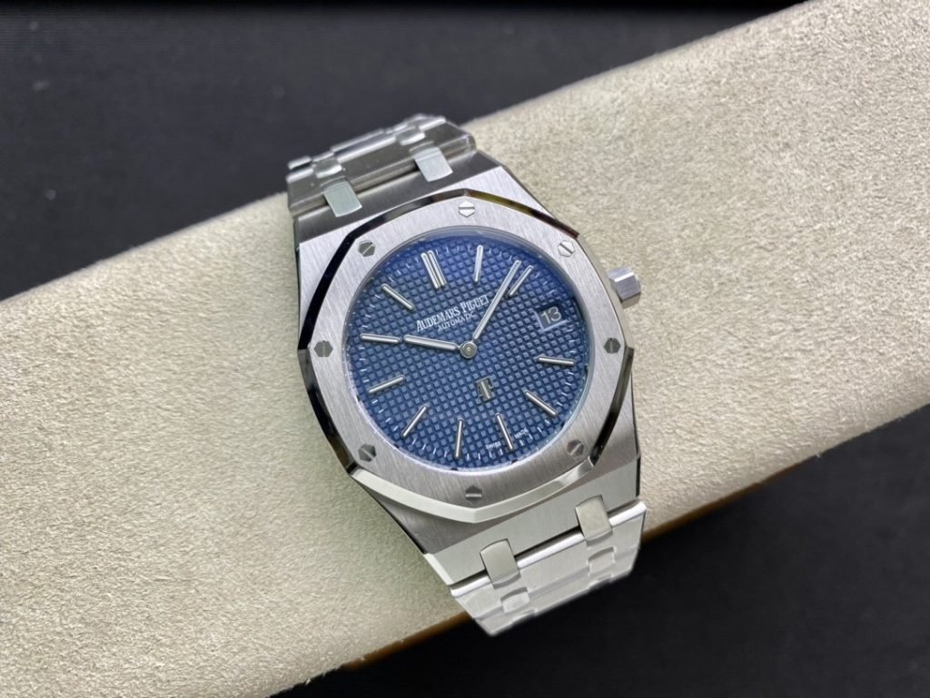 AP THE OF THE Order Counter Audemars Piguet Royal