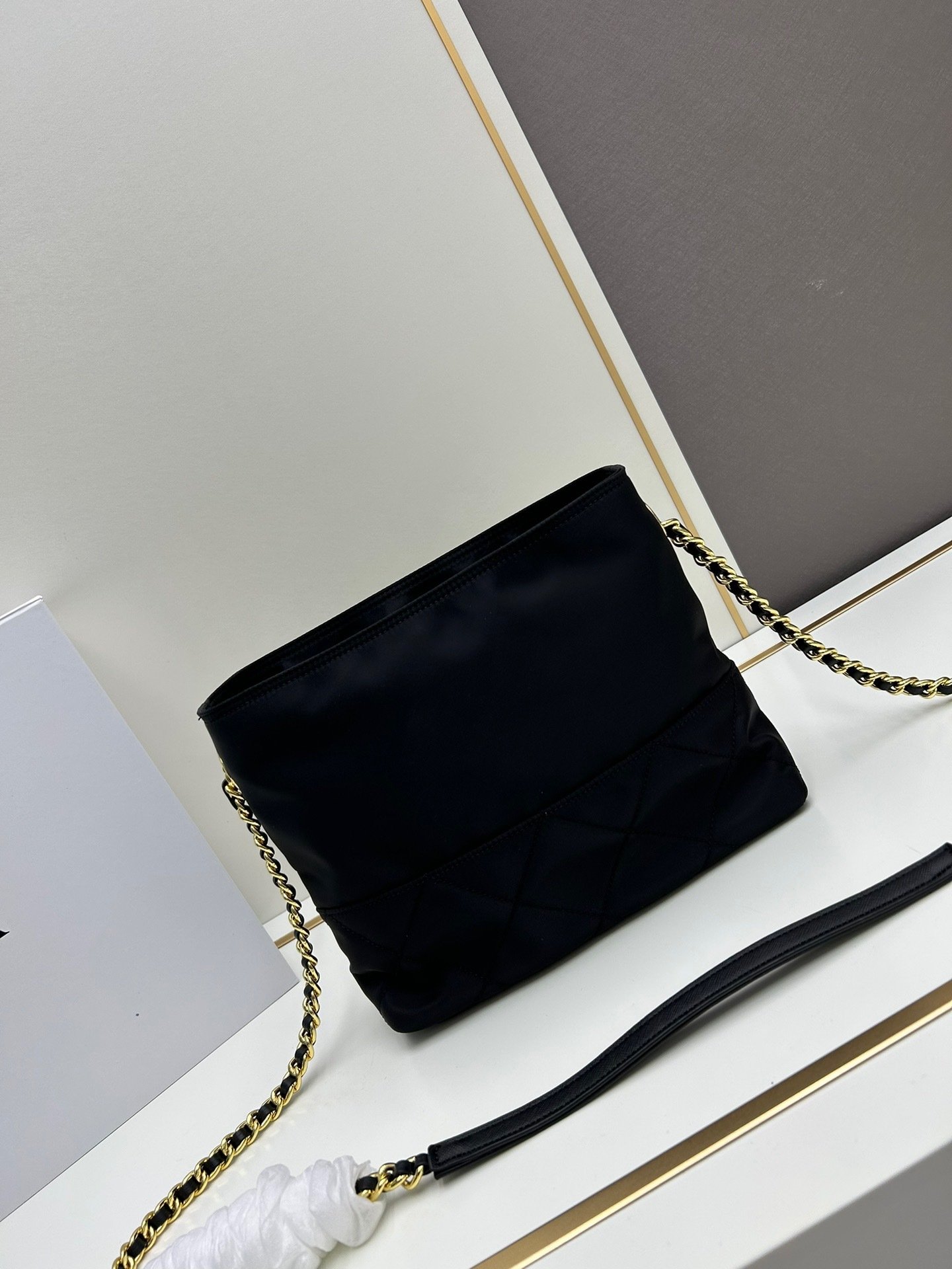 Prada x21x8 Black Bag 001330