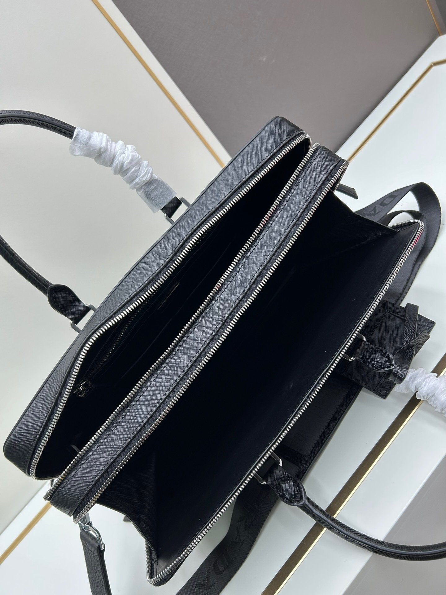 Prada Leather Black Bag 001630