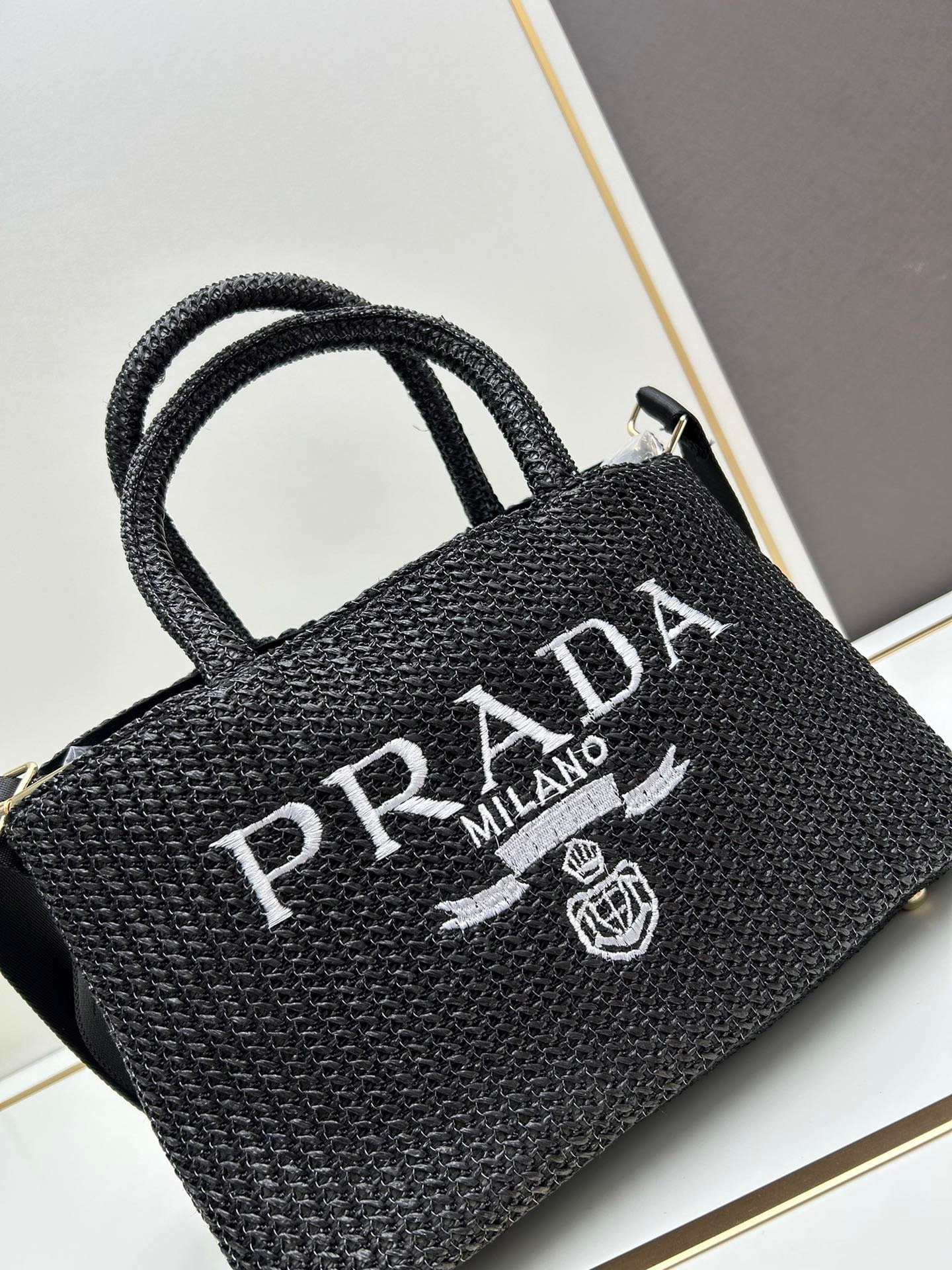 Prada x19x16 Bag 001330