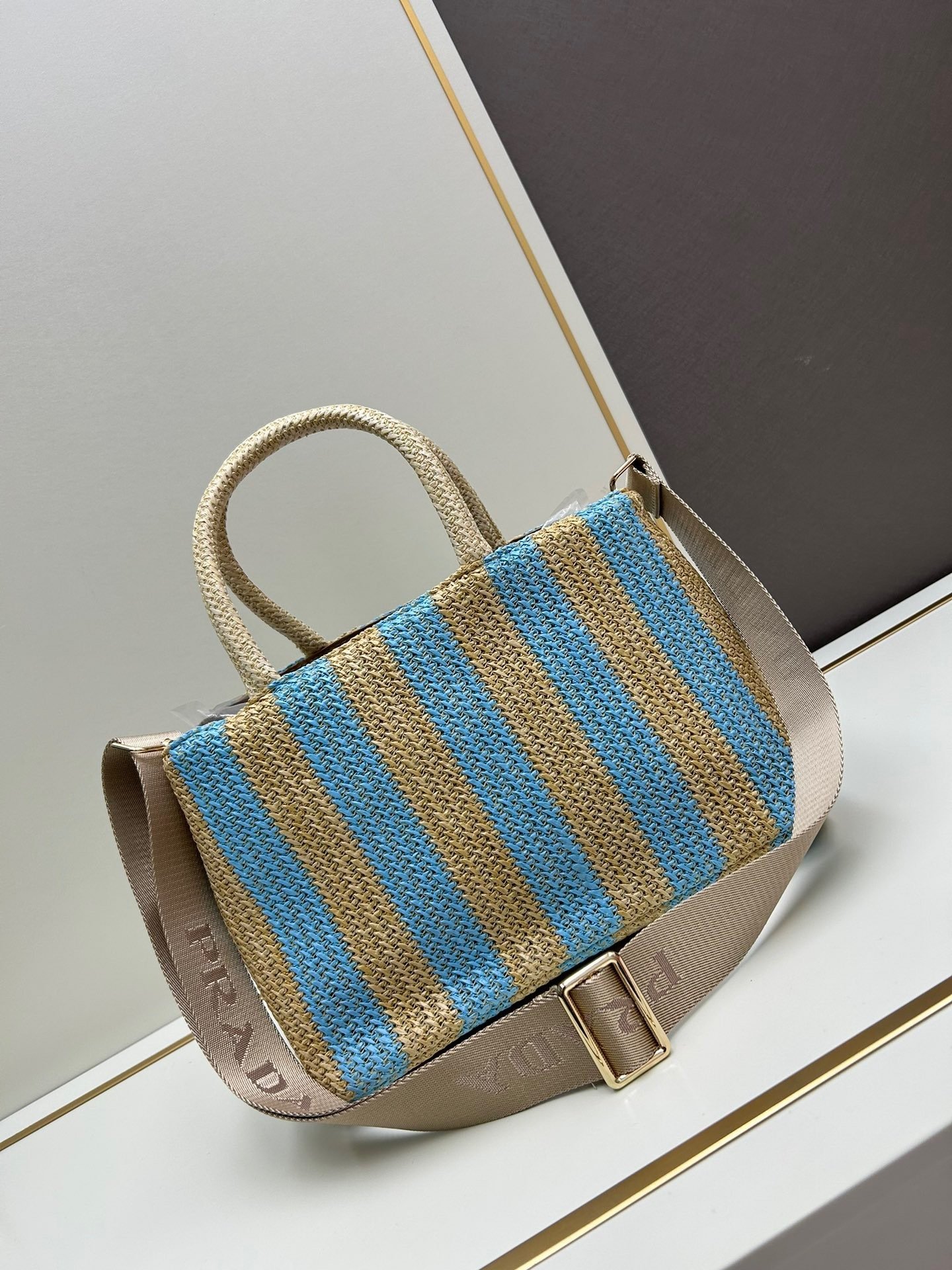 Prada x19x16 Bag 001330