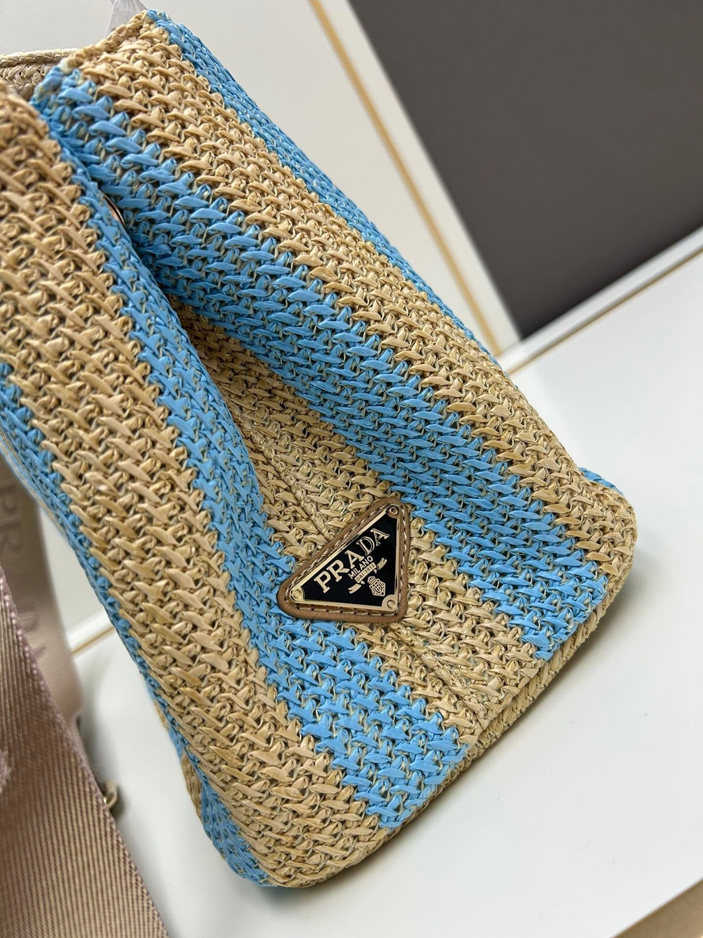 Prada x19x16 Bag 001330