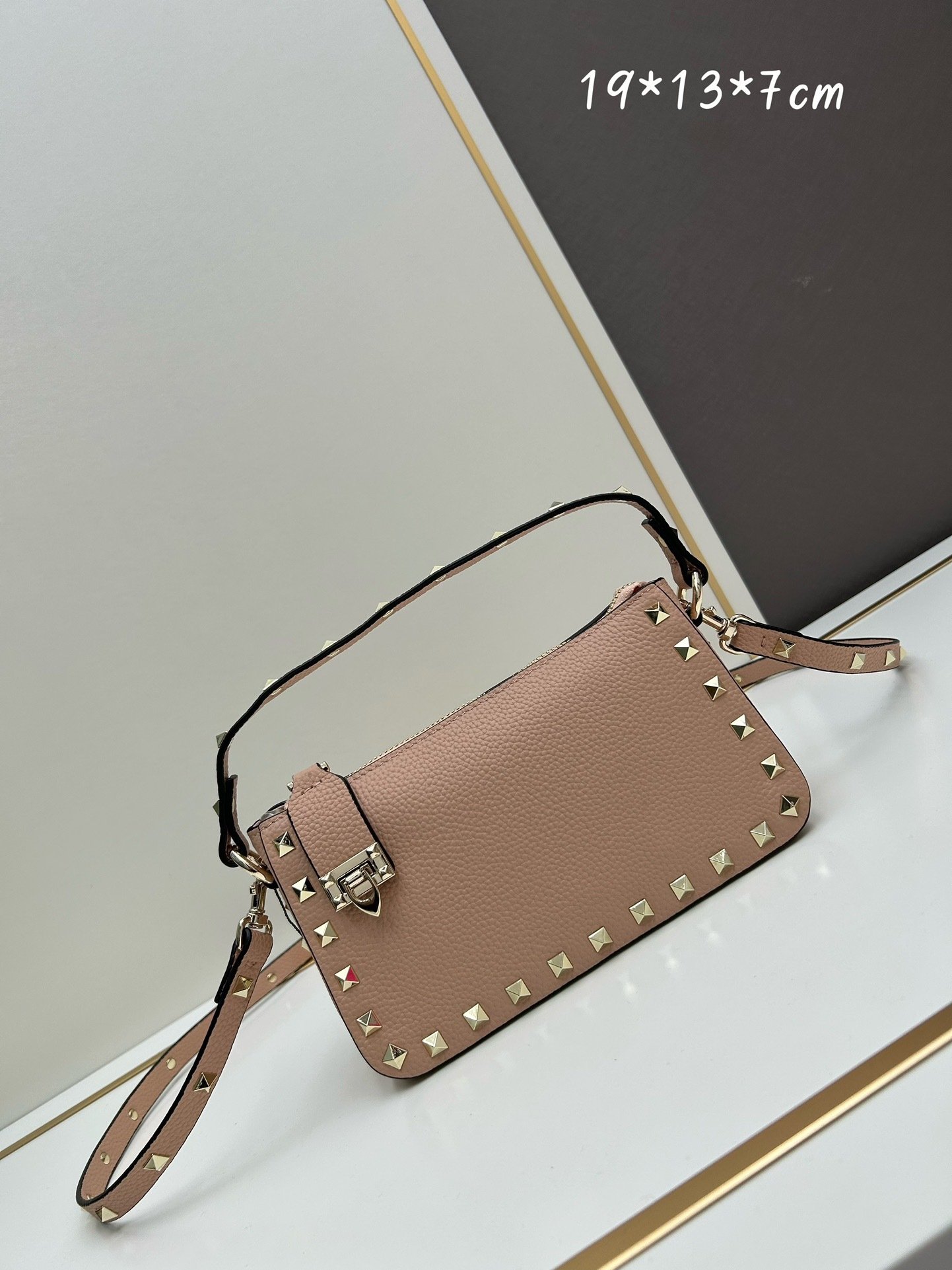 Valentino valent Garavani Rockstud Small Crossbody Bag 001380