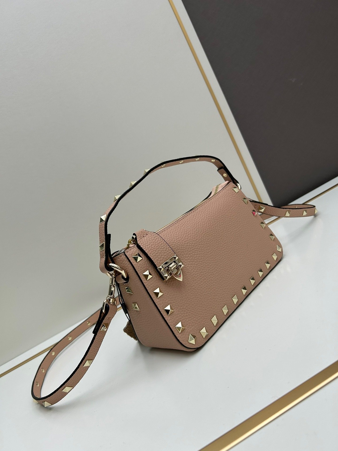 Valentino valent Garavani Rockstud Small Crossbody Bag 001380
