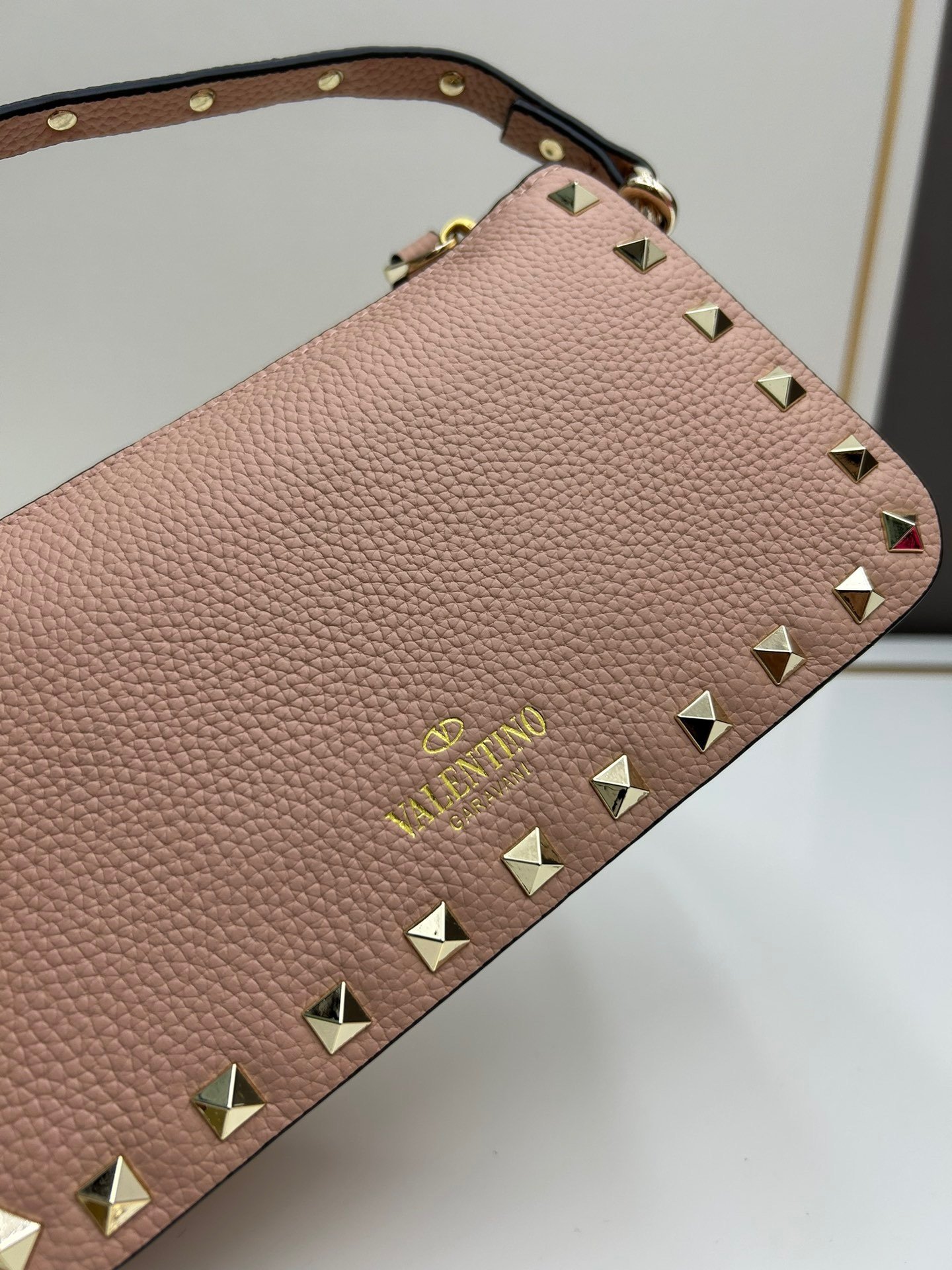 Valentino valent Garavani Rockstud Small Crossbody Bag 001380