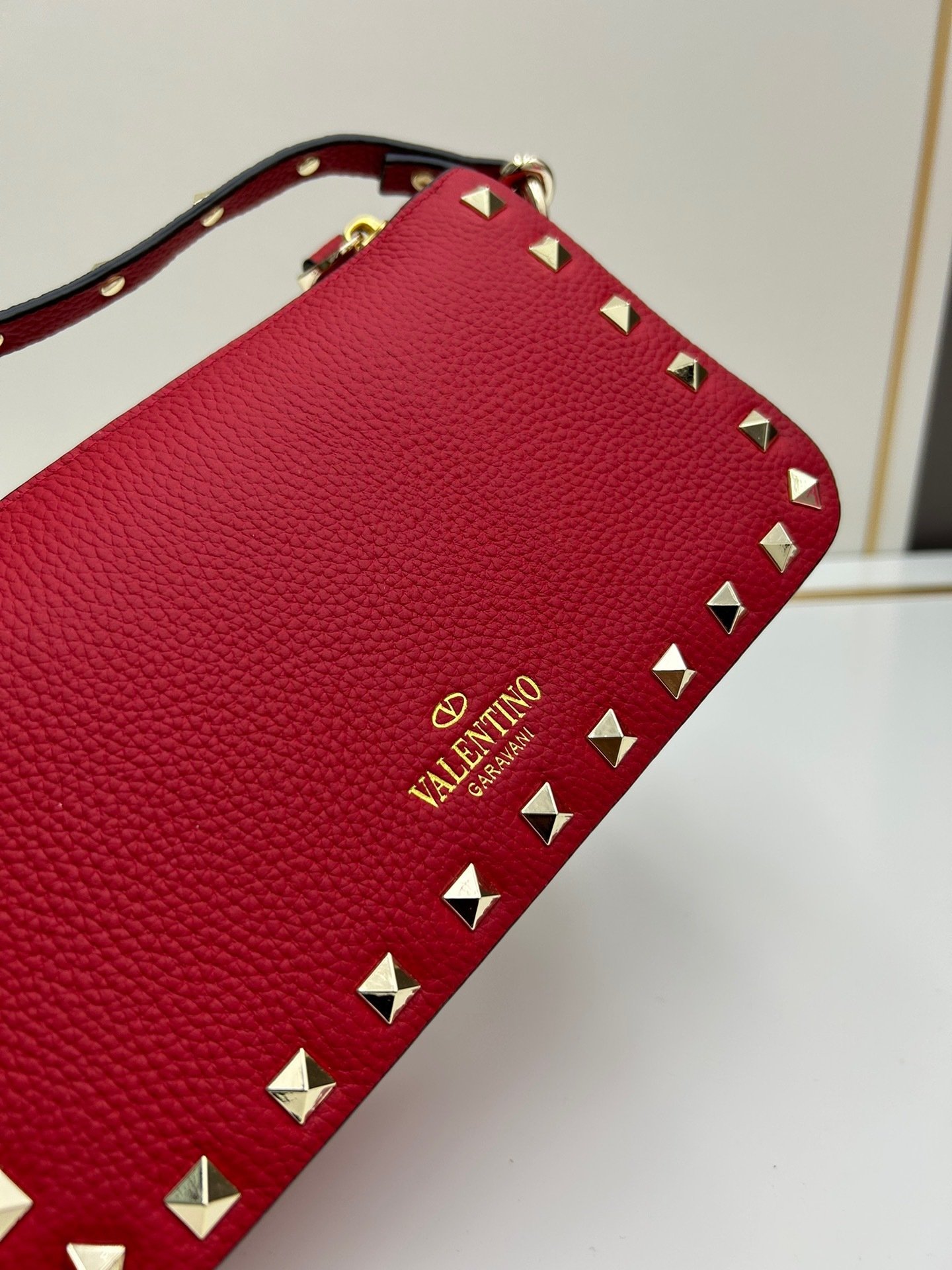 Valentino valent Garavani Rockstud Small Crossbody Bag 001380