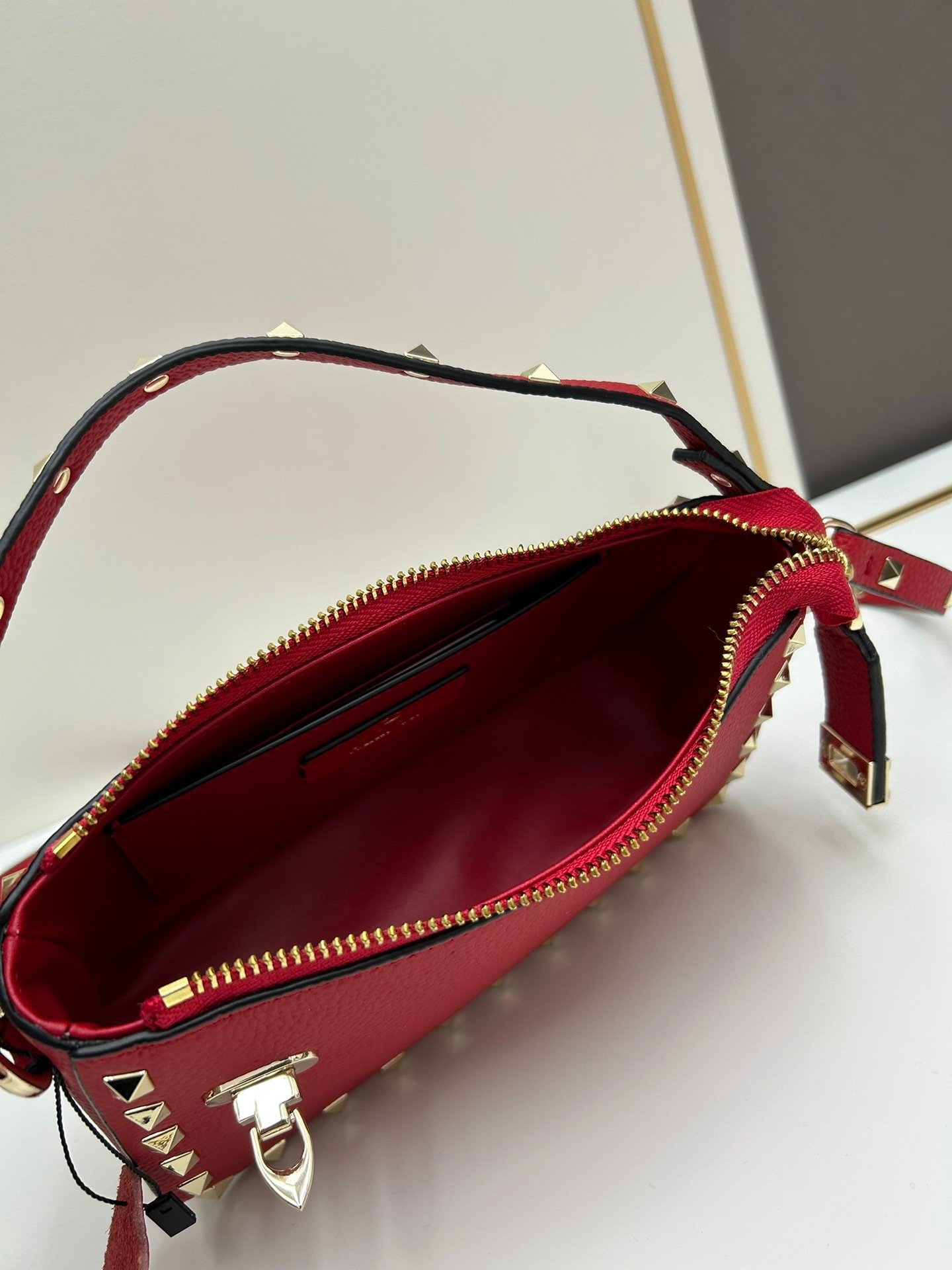 Valentino valent Garavani Rockstud Small Crossbody Bag 001380
