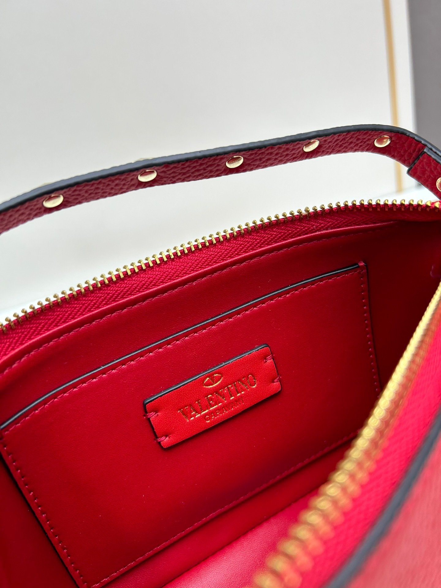 Valentino valent Garavani Rockstud Small Crossbody Bag 001380