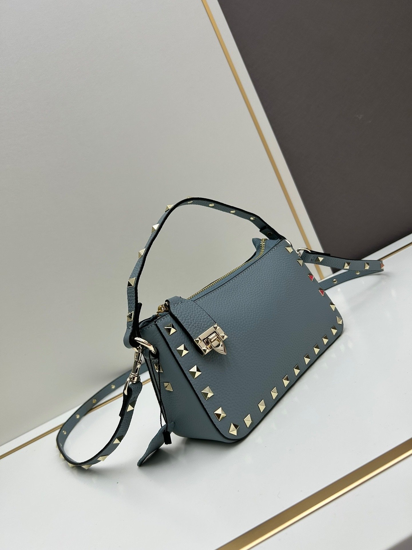 Valentino valent Garavani Rockstud Small Crossbody Bag 001380