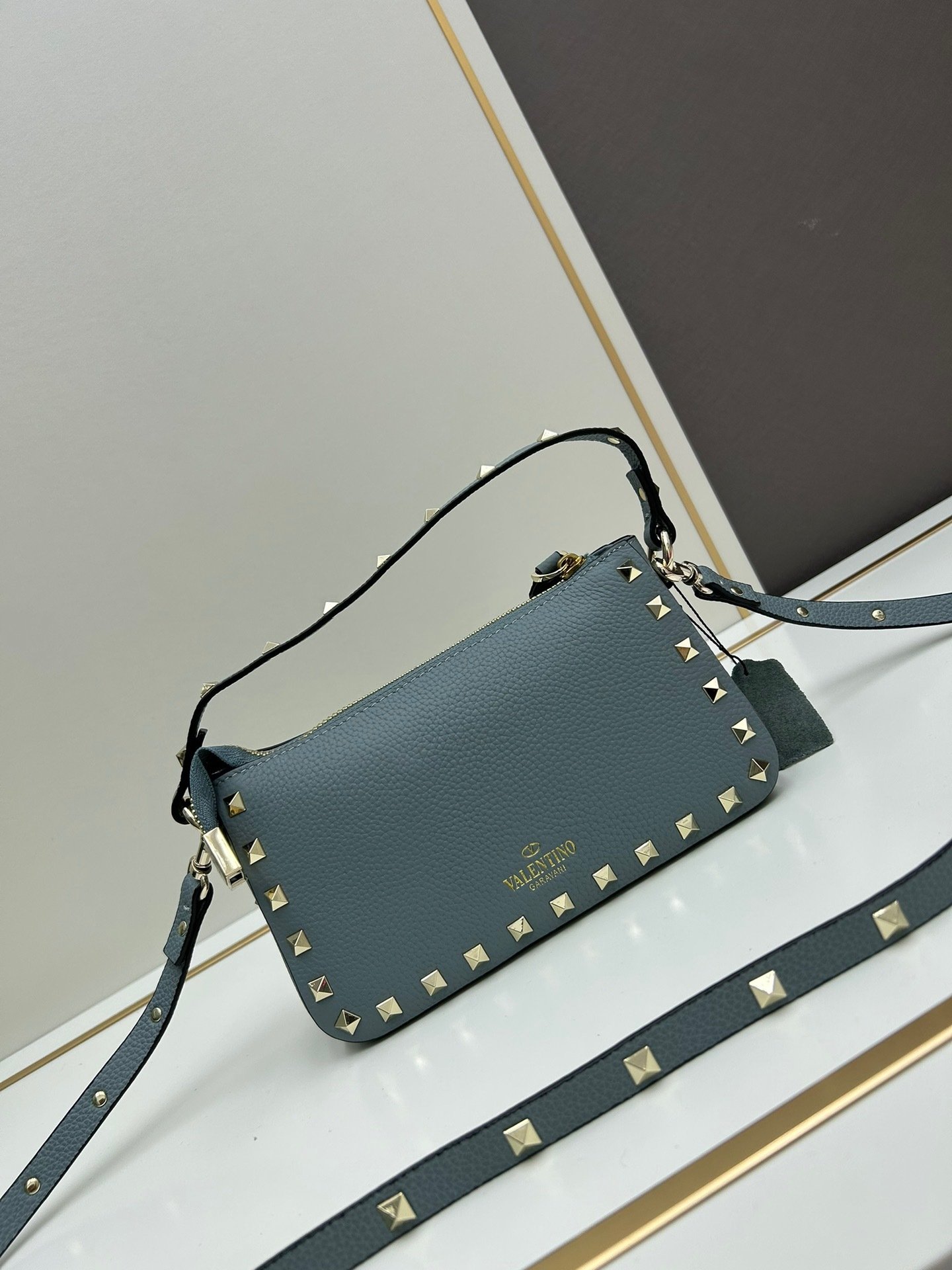 Valentino valent Garavani Rockstud Small Crossbody Bag 001380