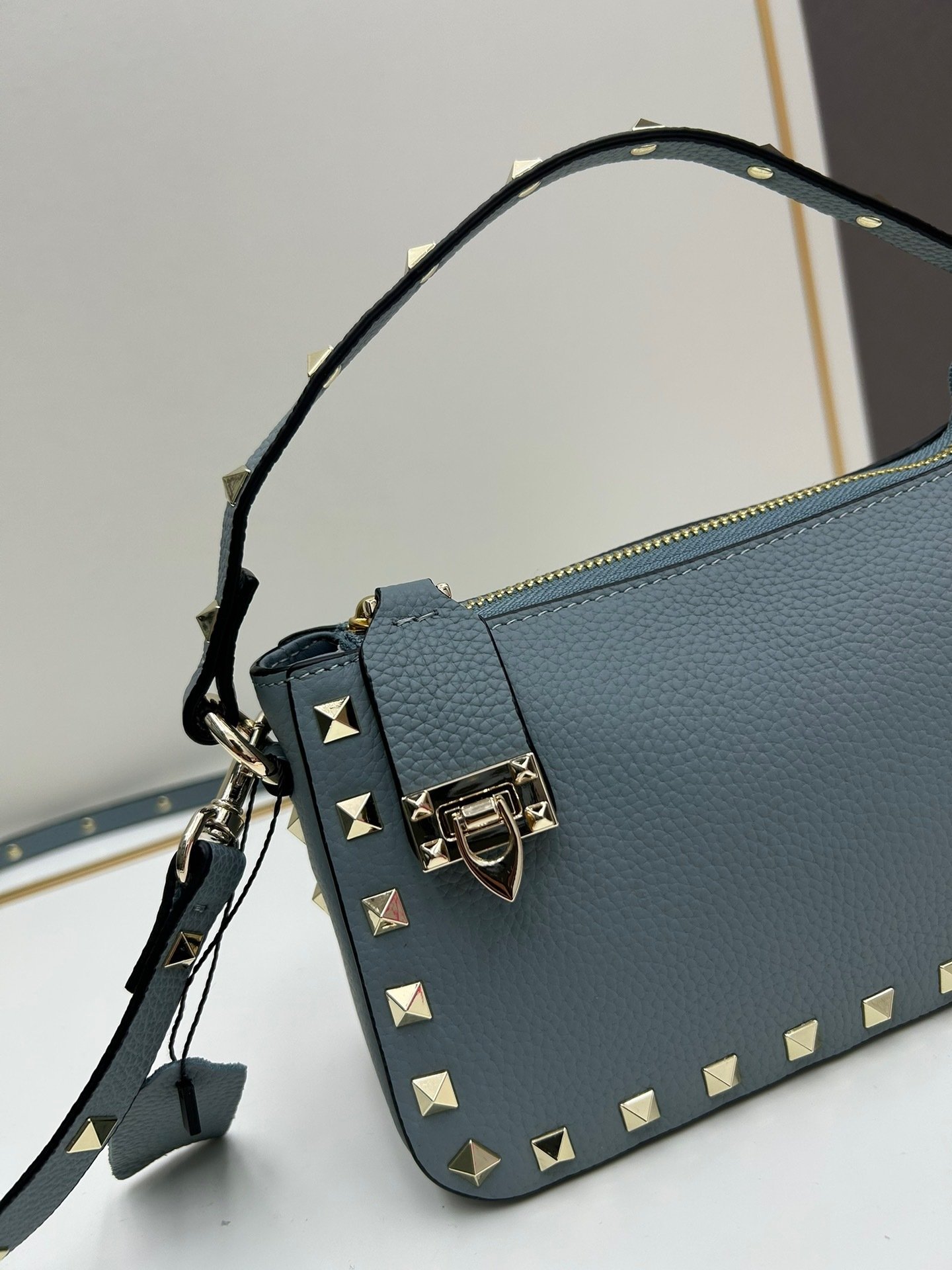 Valentino valent Garavani Rockstud Small Crossbody Bag 001380