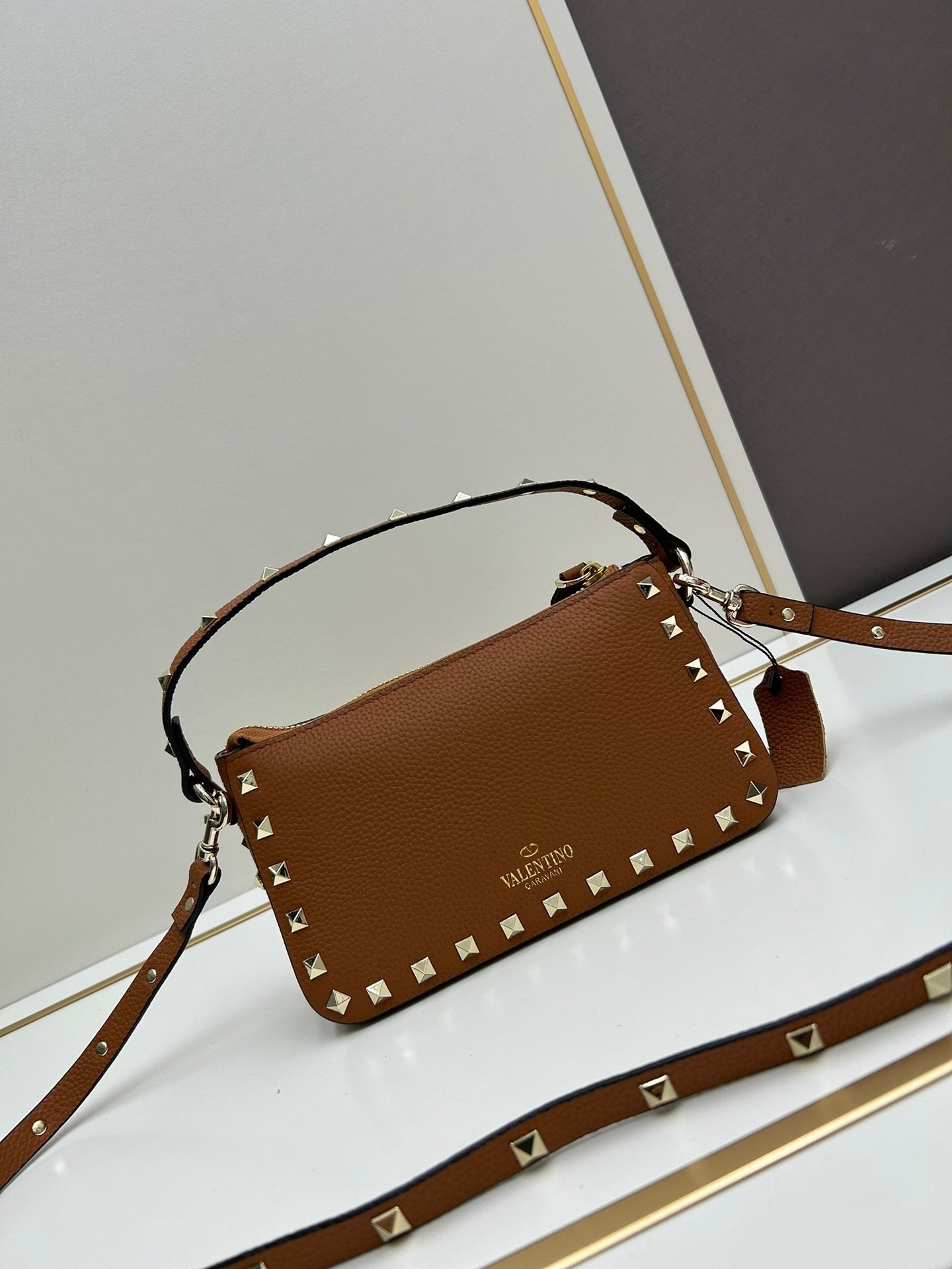 Valentino valent Garavani Rockstud Small Crossbody Bag 001380