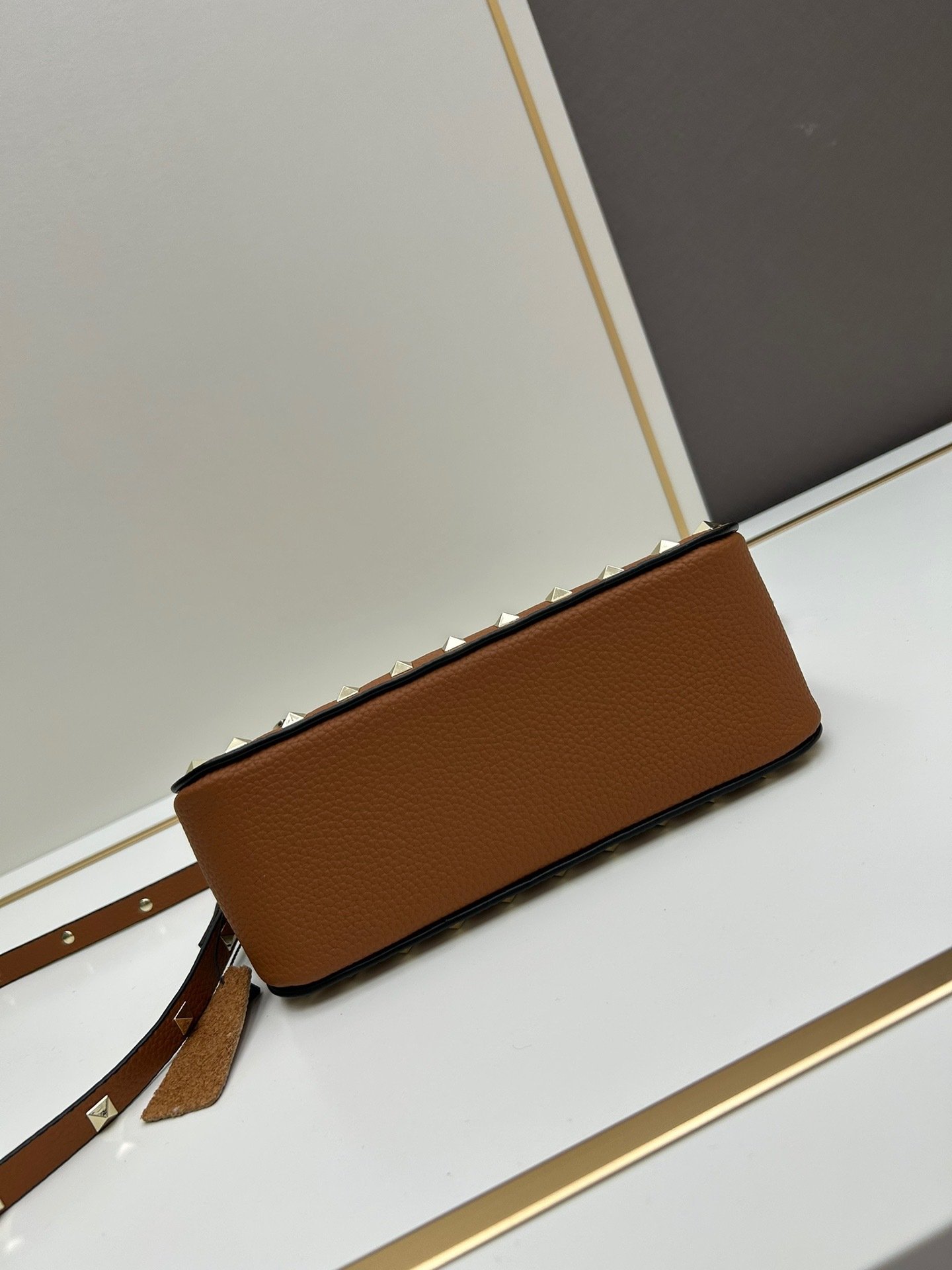 Valentino valent Garavani Rockstud Small Crossbody Bag 001380