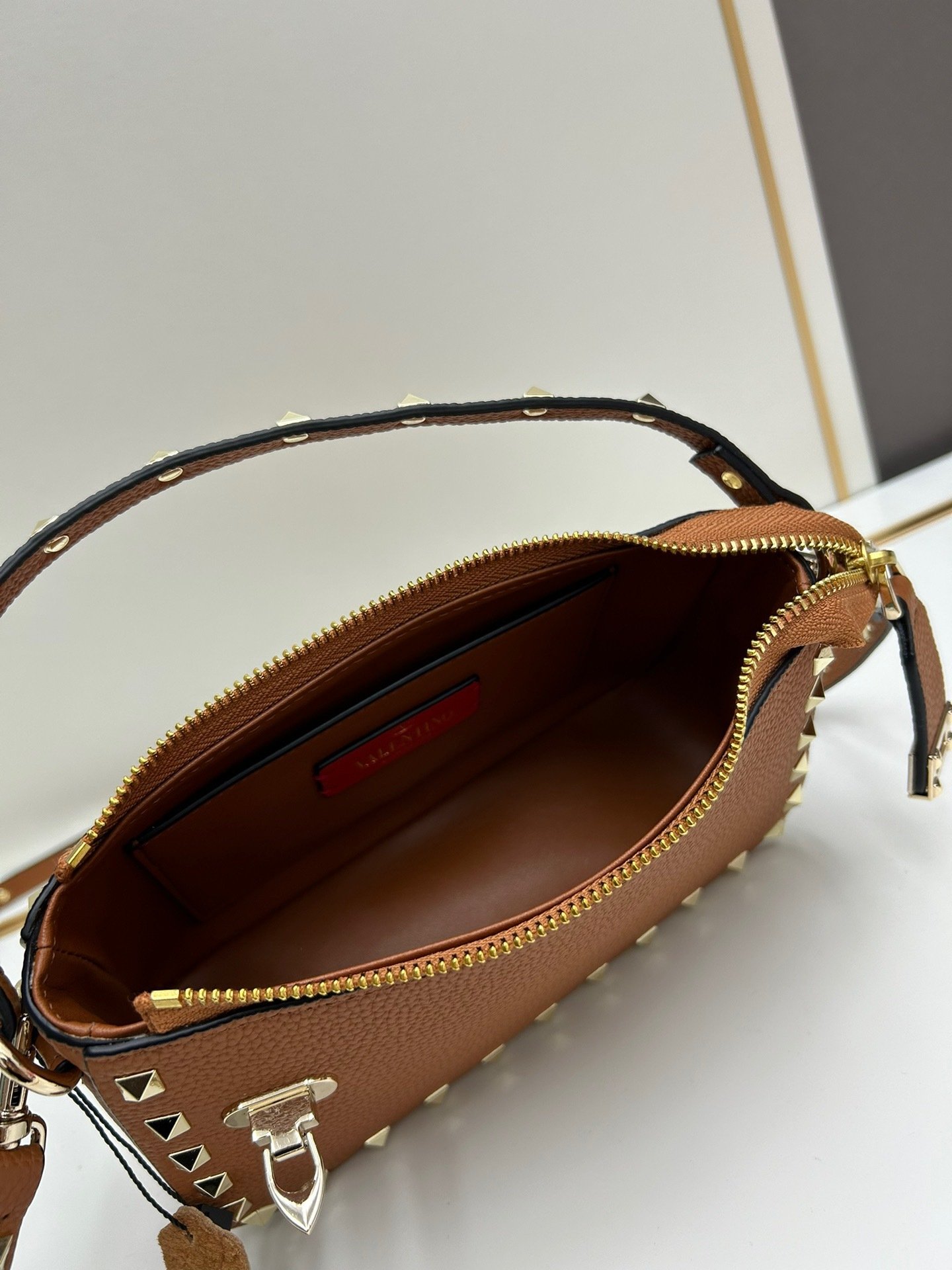 Valentino valent Garavani Rockstud Small Crossbody Bag 001380