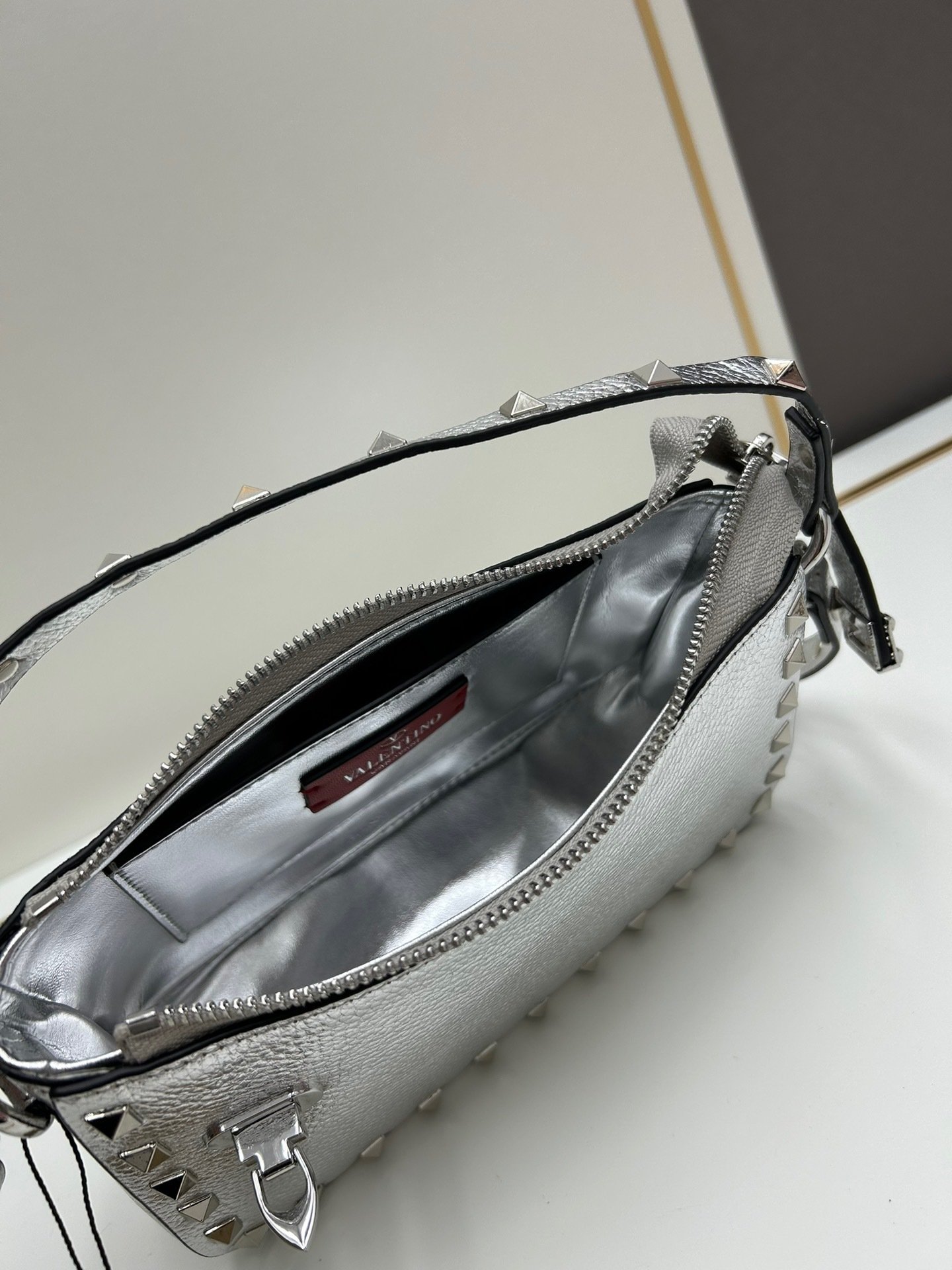 Valentino valent Garavani Rockstud Small Crossbody Bag 001380