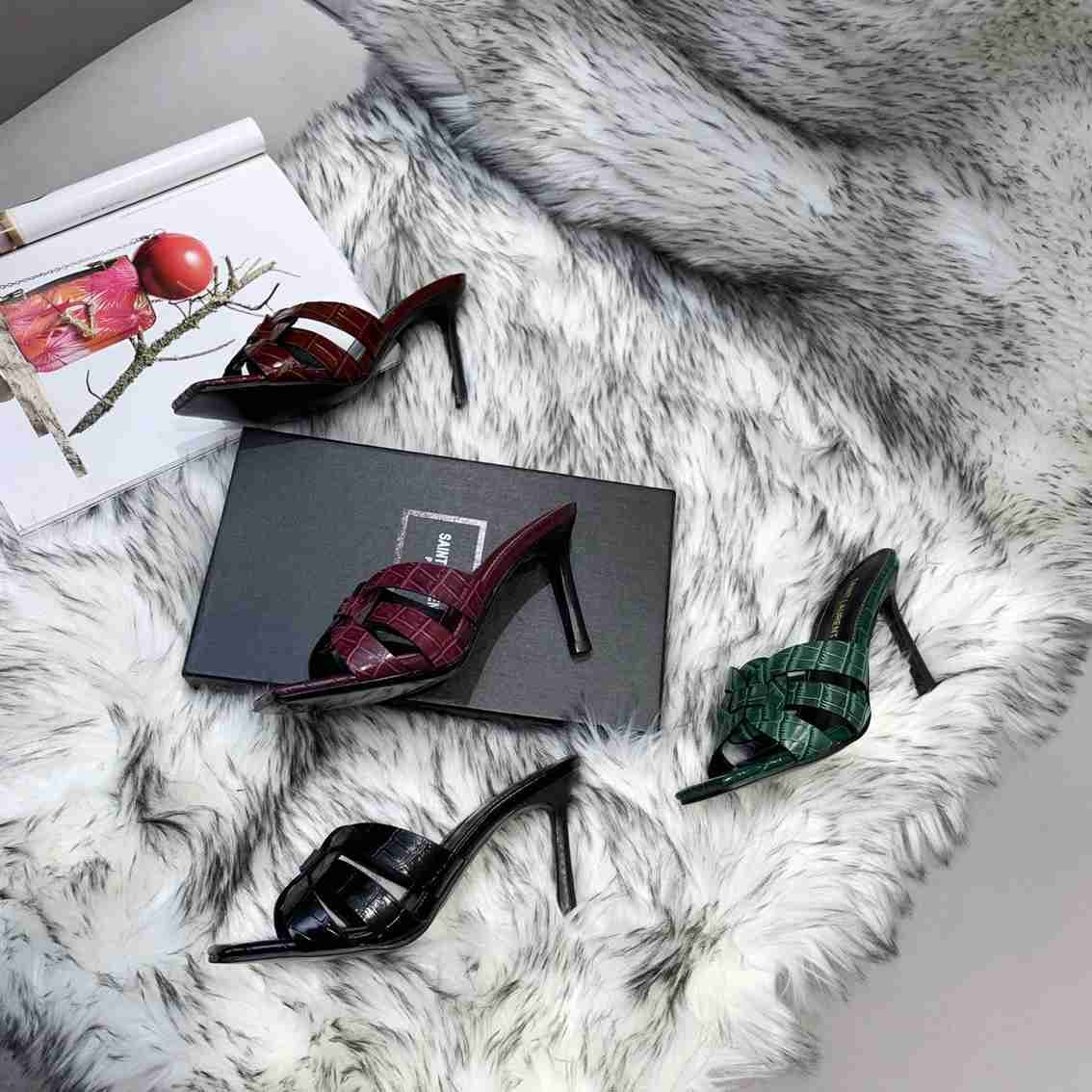 Saint Laurent B055210 CM Slides