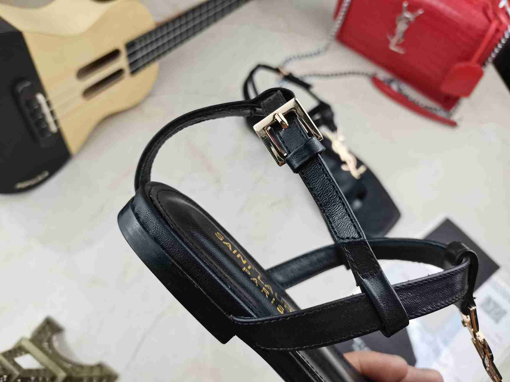 Saint Laurent Saint Laurent Sandals Gold Colorway 2 948240