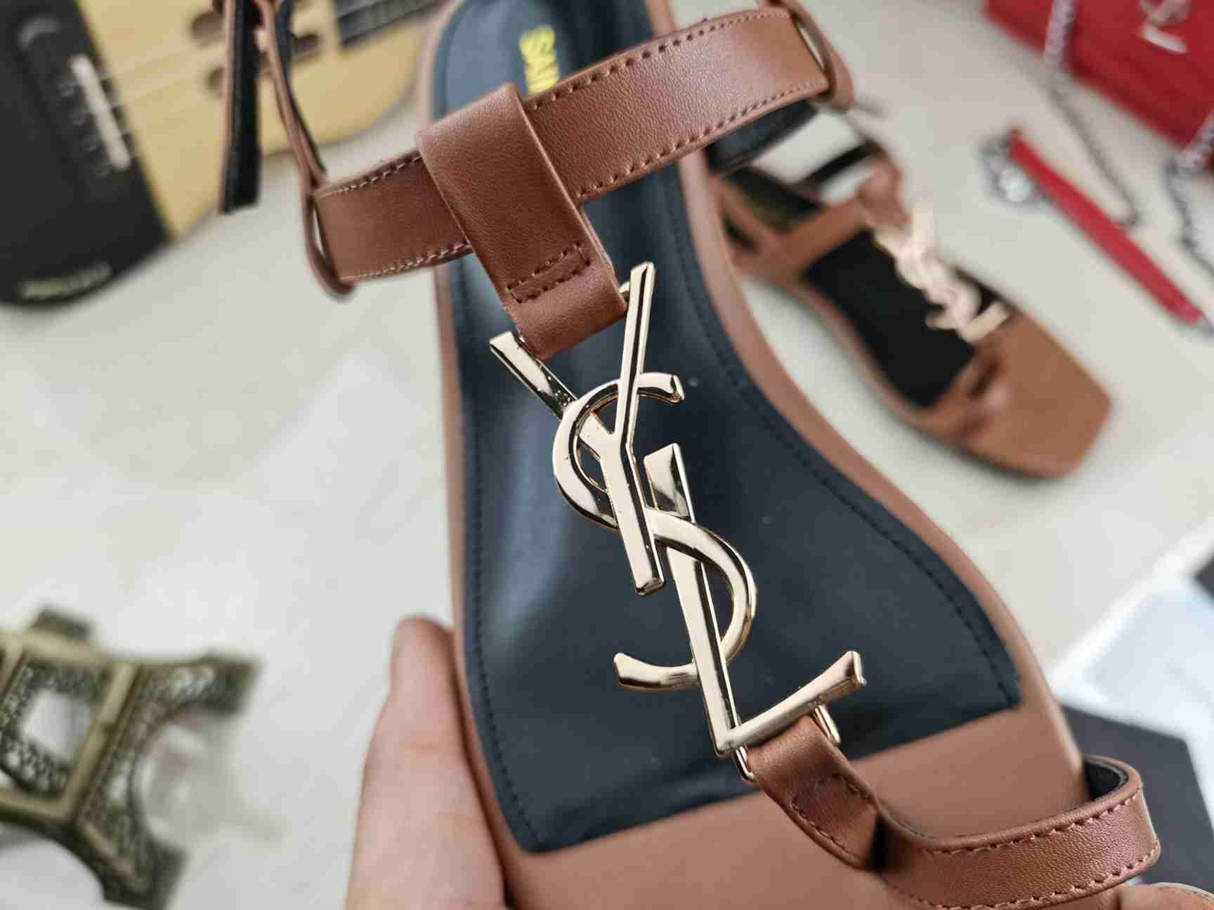 Saint Laurent Saint Laurent Sandals Gold 948240