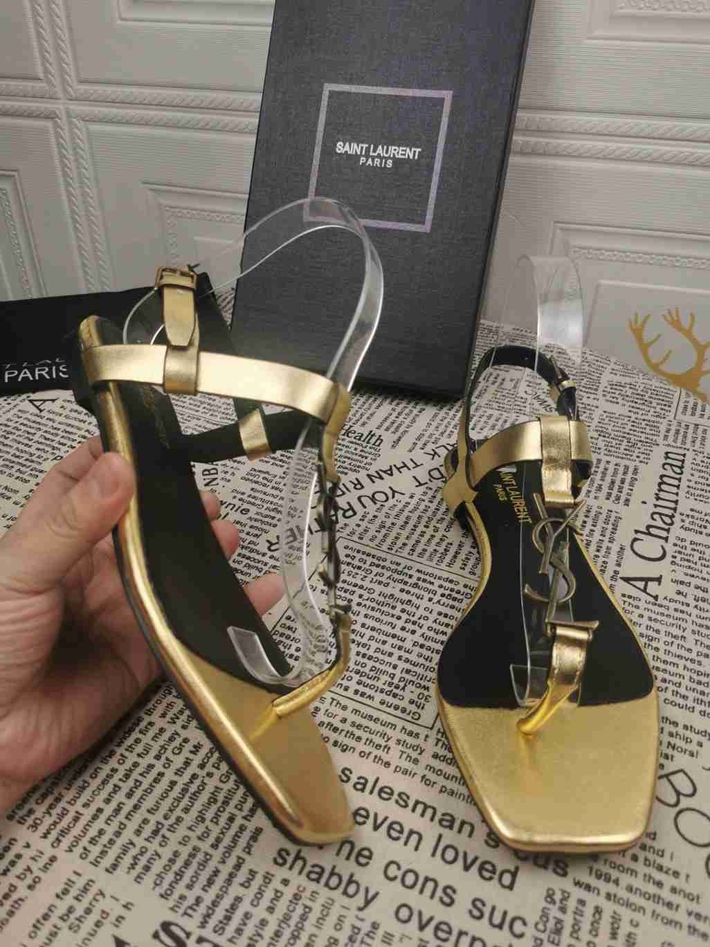 Saint Laurent Women’s CM MM Sandals 354343