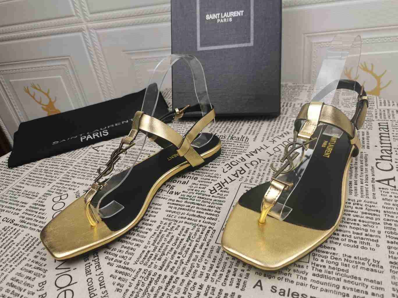 Saint Laurent Women’s CM MM Sandals 354343