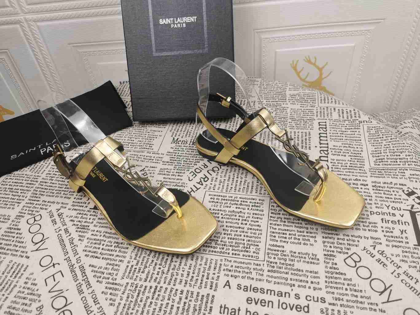 Saint Laurent Women’s CM MM Sandals 354343