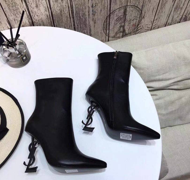 Saint Laurent logo cm Ankle Boots 3339350