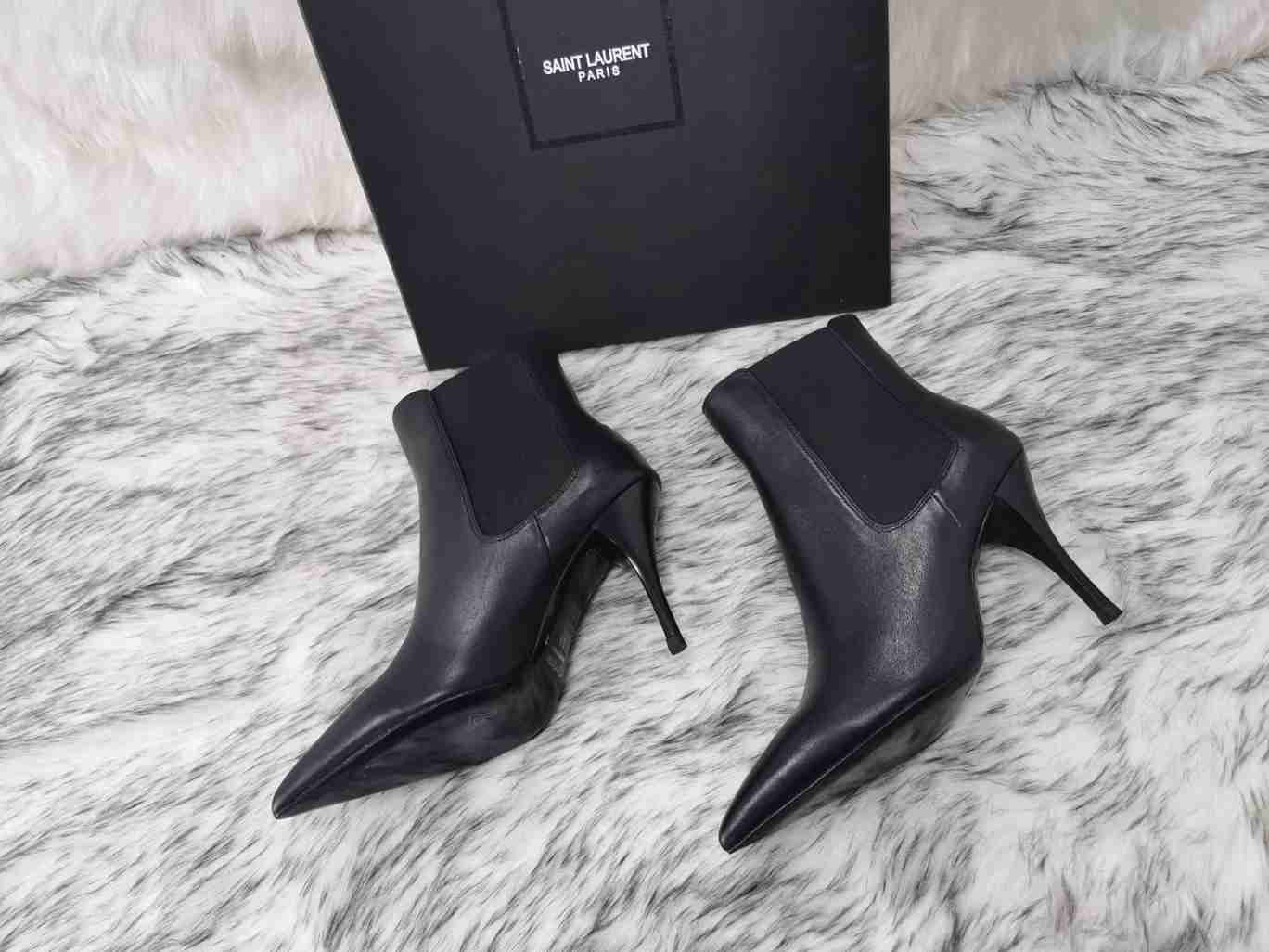 Saint Laurent Women’s Leather Ankle Boots Colorway 1 6709290