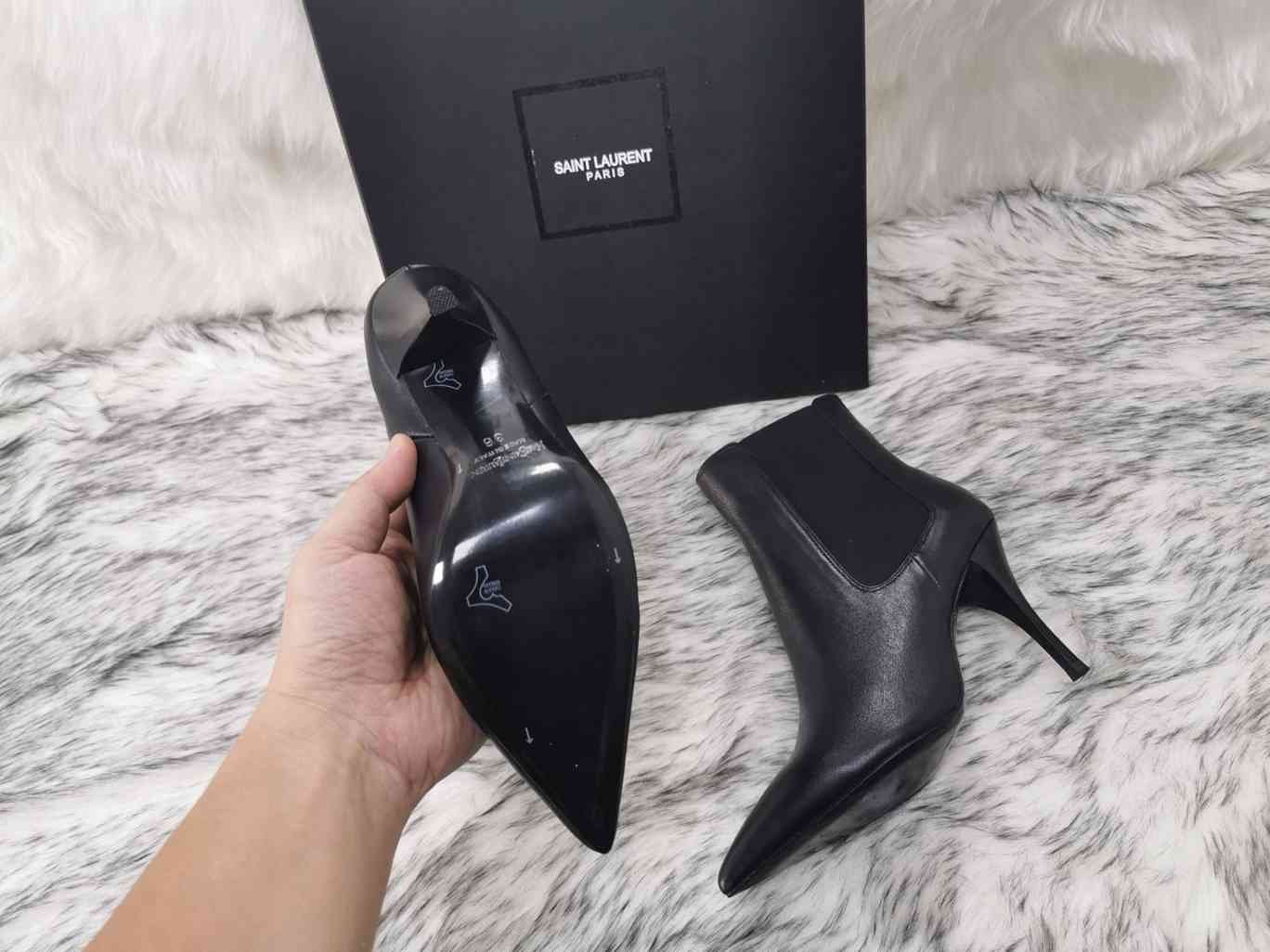 Saint Laurent Women’s Leather Ankle Boots Colorway 1 6709290