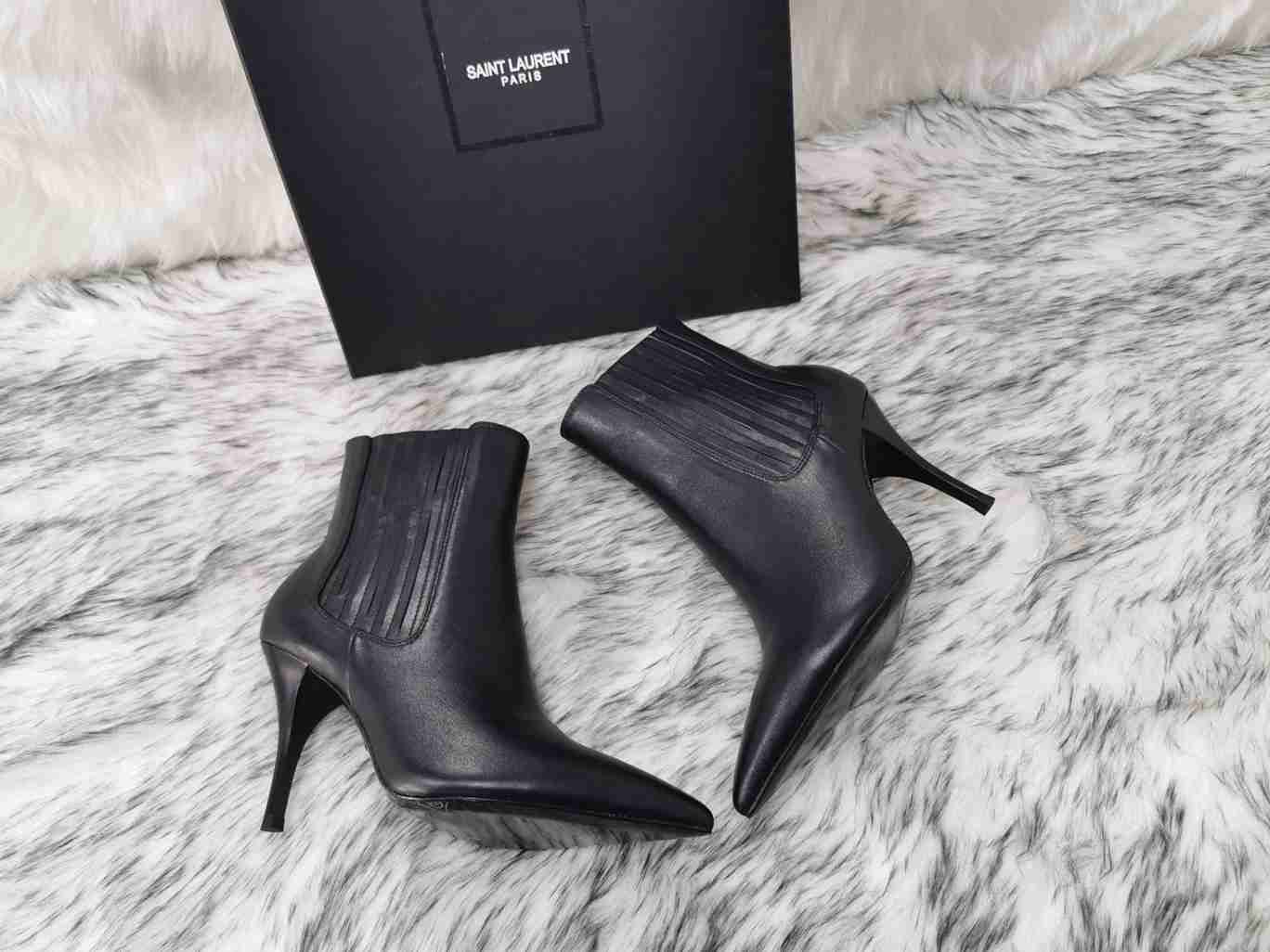 Saint Laurent Women’s Leather Ankle Boots 6709290