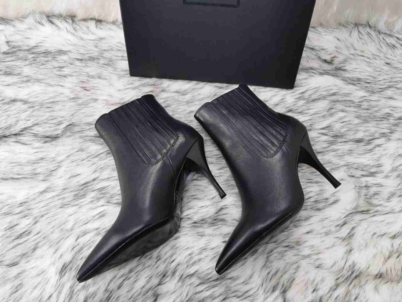Saint Laurent Women’s Leather Ankle Boots 6709290