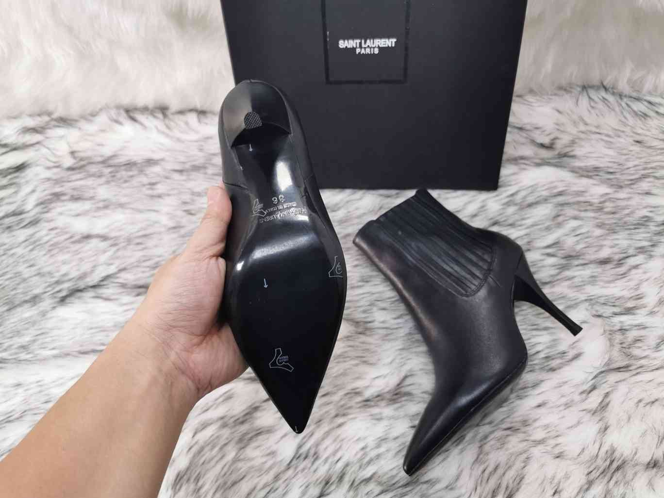 Saint Laurent Women’s Leather Ankle Boots 6709290