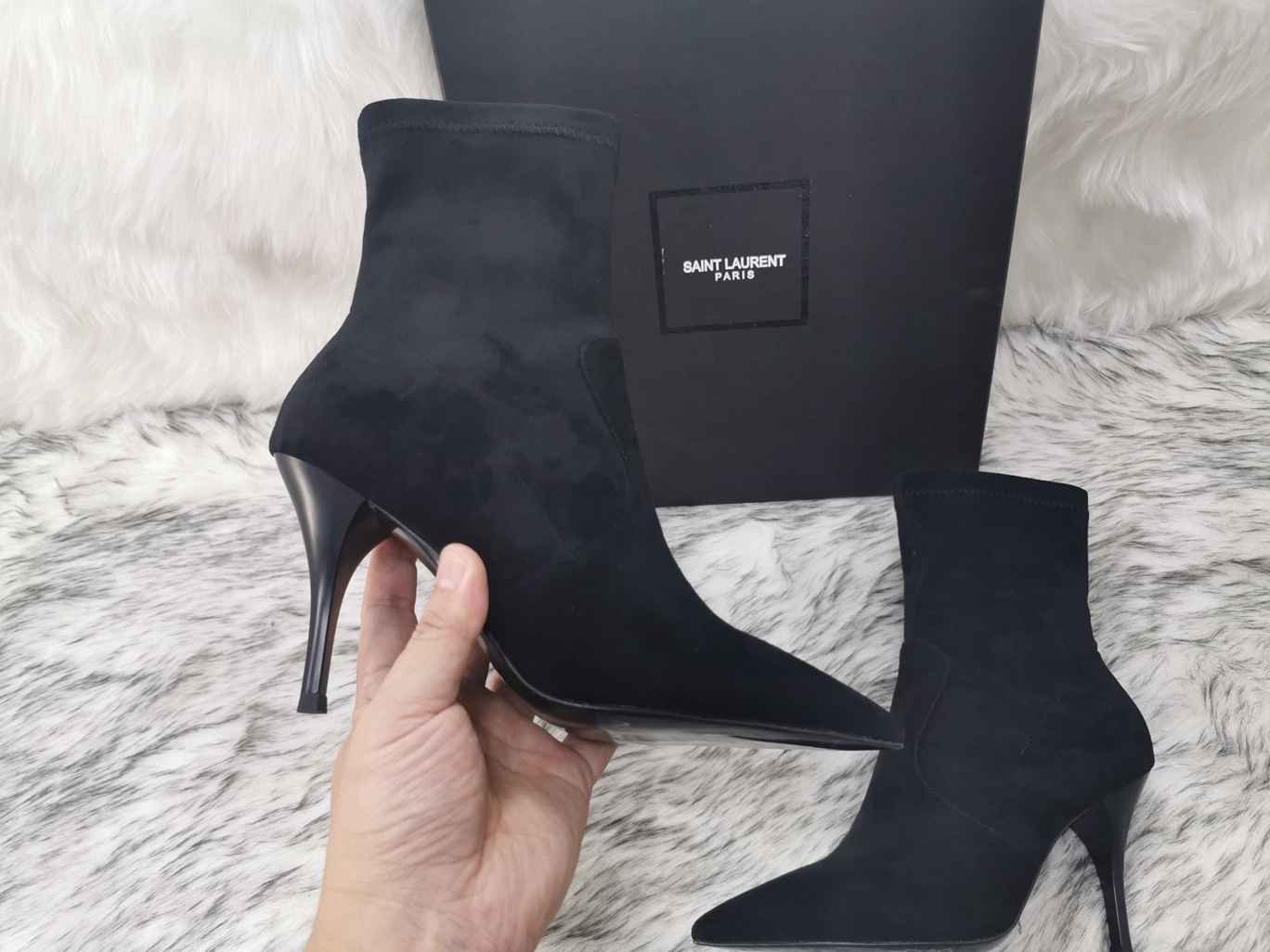 Saint Laurent Women's Leather Ankle Boots 6709270