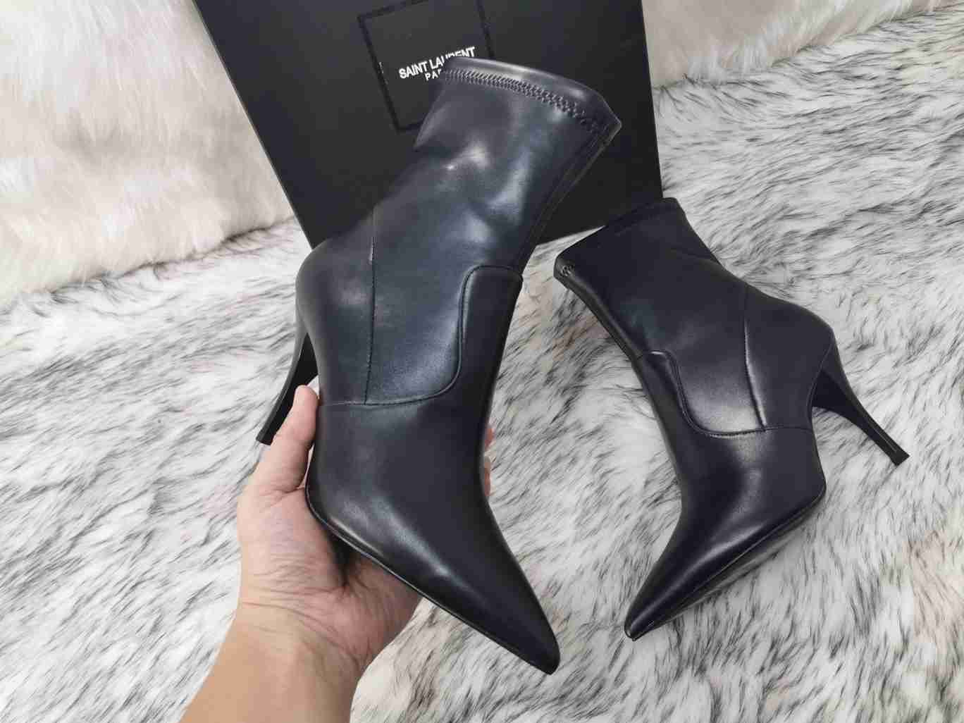 Saint Laurent Women's Leather Ankle Boots 6709270
