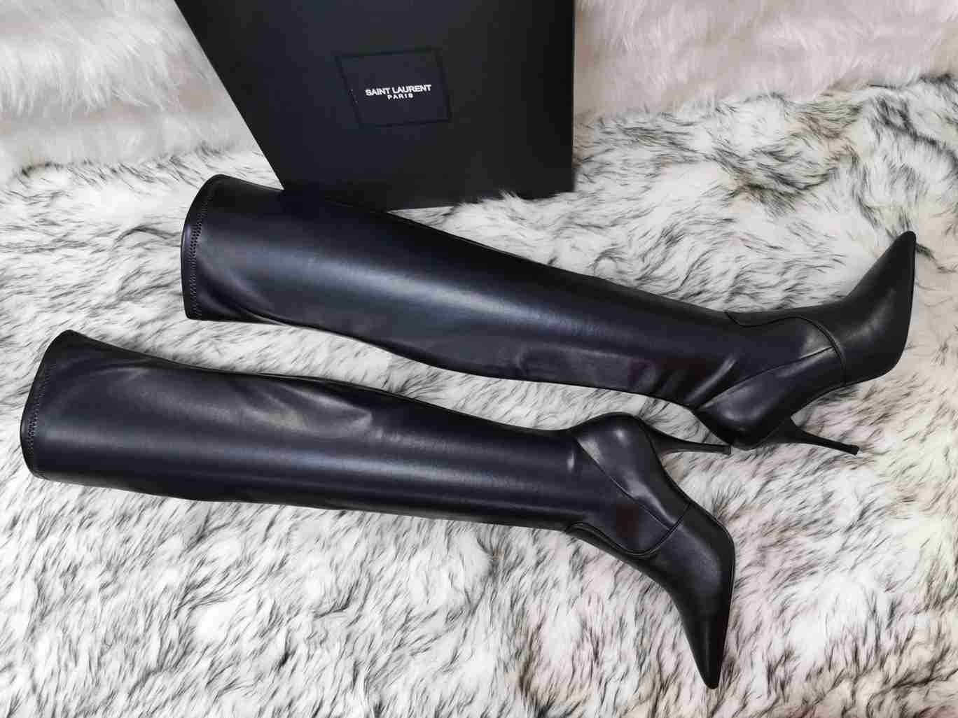 Saint Laurent Women's Leather Ankle Boots Colorway 1 6709330