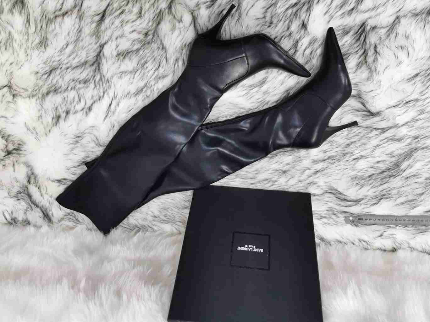 Saint Laurent Women’s Leather Ankle Boots Colorway 1 6709330