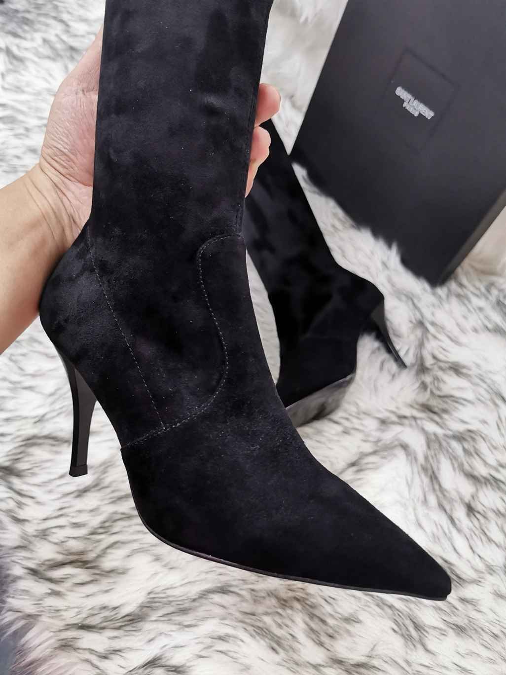 Saint Laurent Women’s Leather Ankle Boots 6709330