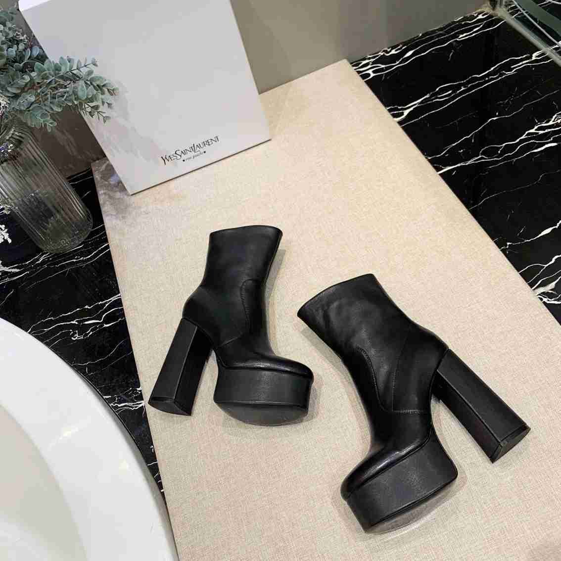 Saint Laurent cm Ankle Boots 6709370