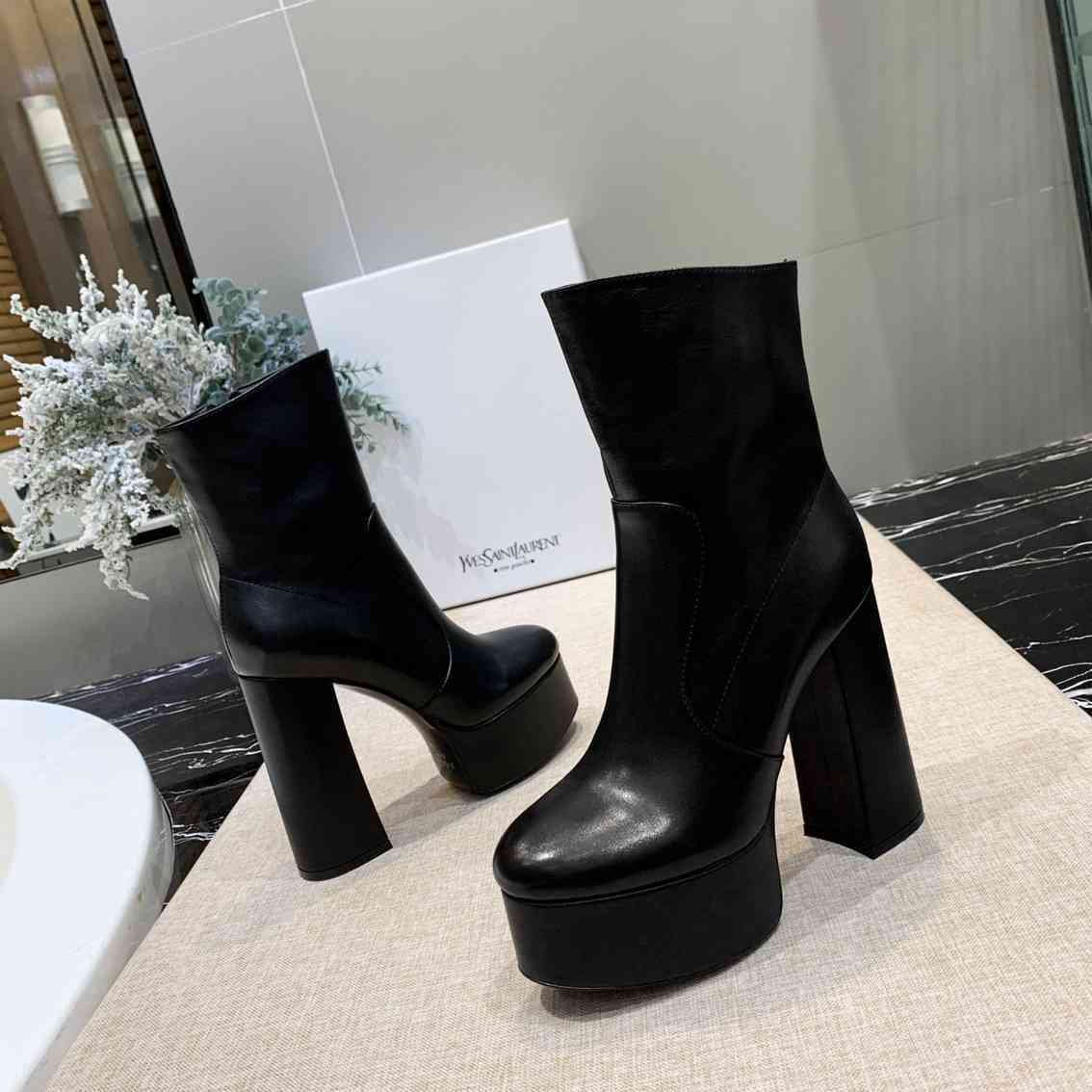 Saint Laurent cm Ankle Boots 6709370