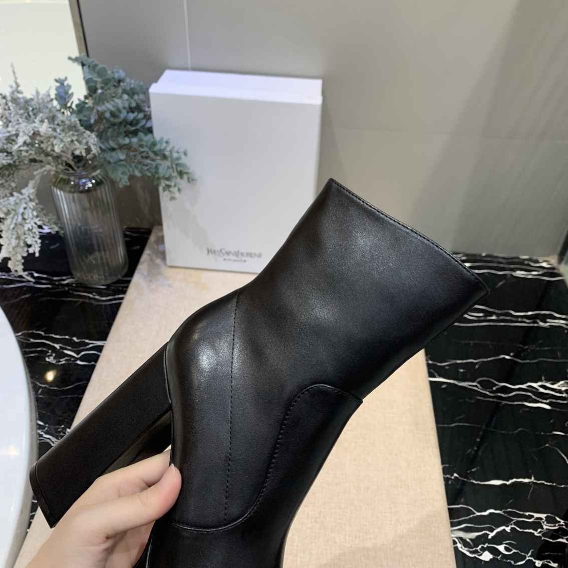 Saint Laurent cm Ankle Boots 6709370