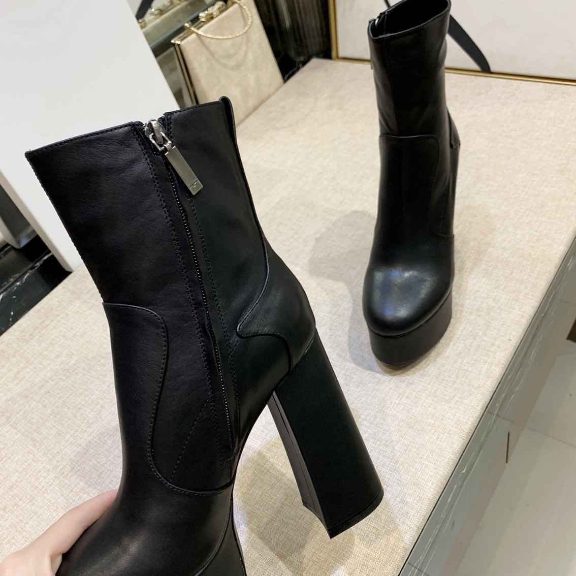 Saint Laurent cm Ankle Boots 6709370