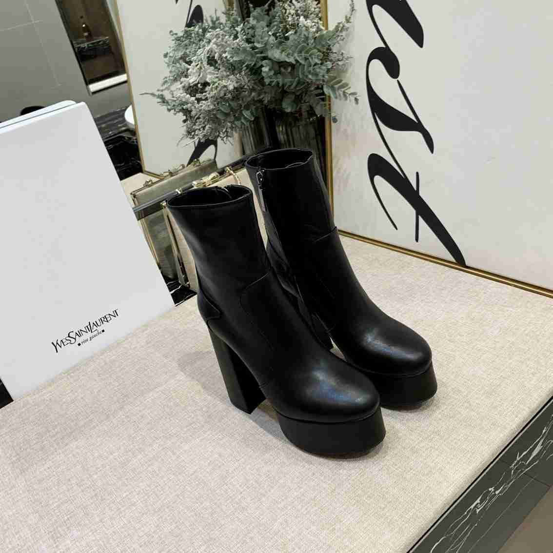 Saint Laurent cm Ankle Boots 6709370
