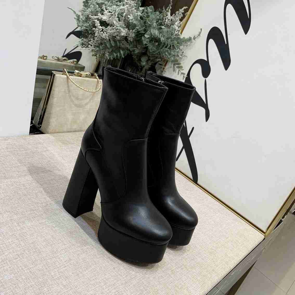 Saint Laurent cm Ankle Boots 6709370